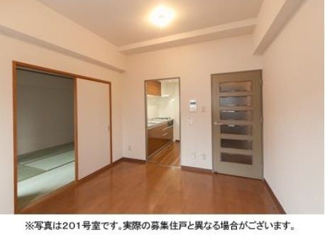 居室・リビング　室内