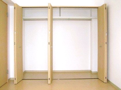 収納　クローゼット付きです。