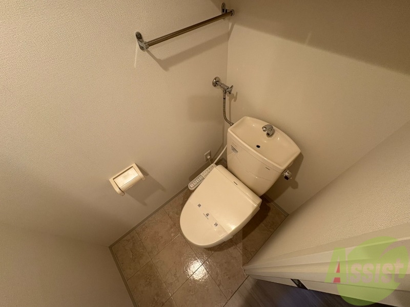 トイレ　こちらはトイレです。清潔感があり、安心して使用できます。