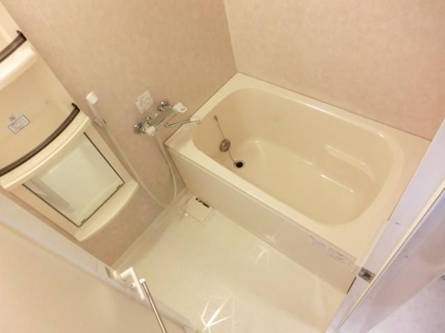 バス・シャワールーム　追い焚き完備