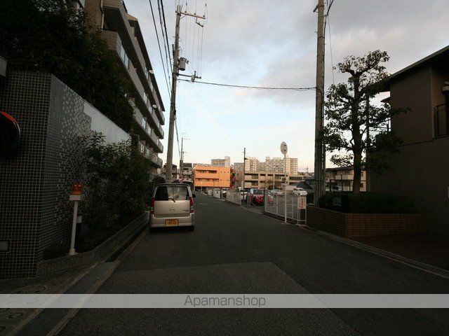 その他　前面道路（その他）まで0m
