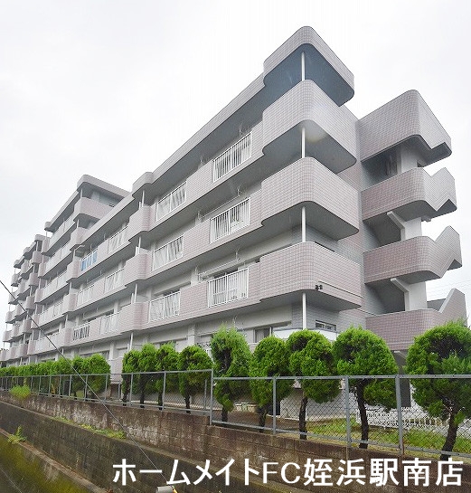 建物外観　★コンビニ・スーパー近くで便利♪★