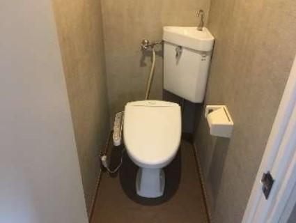 トイレ　ウォシュレット完備