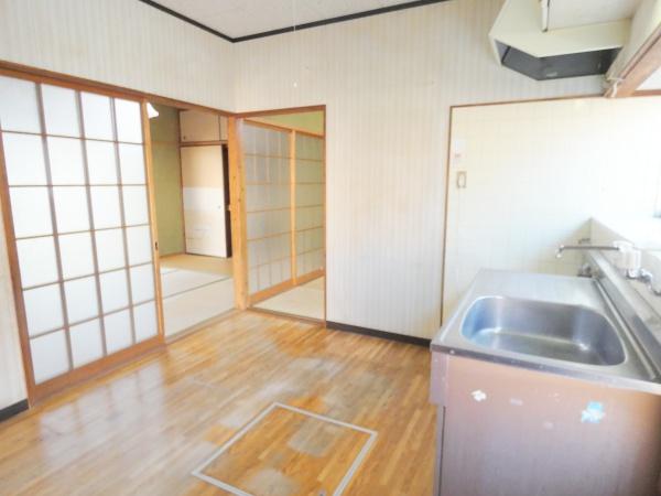 その他部屋・スペース　落ち着いた床色でリラックスできそうです☆