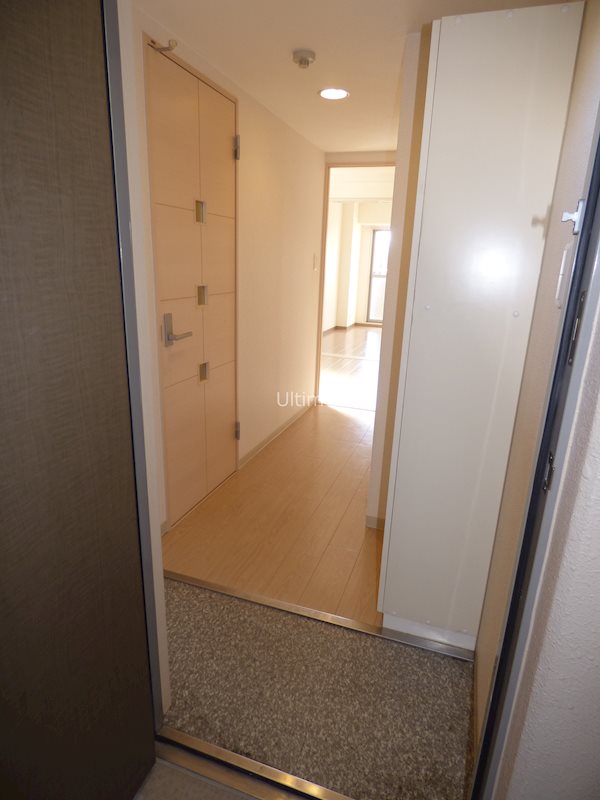 玄関　別部屋のお写真です。ご参考までに！