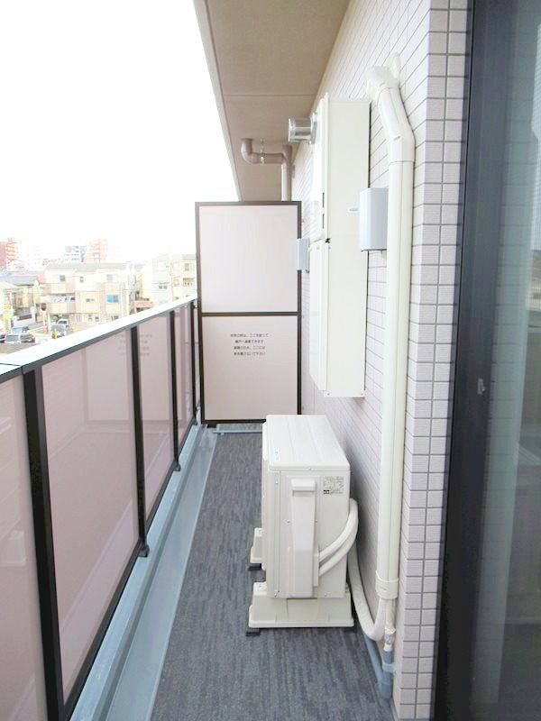 バルコニー　※同タイプの別のお部屋です。