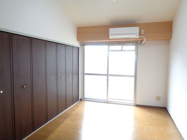 居室・リビング　※写真は同じマンションの違う部屋のものになります。