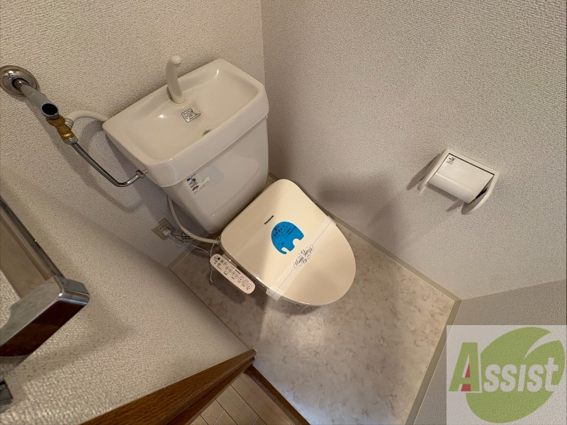 トイレ　こちらはトイレです。清潔感があり、安心して使用できます。