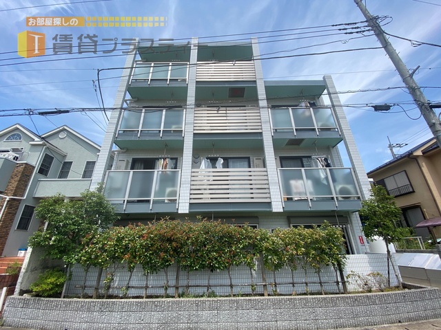 建物外観　夢の国との狭間に登場。