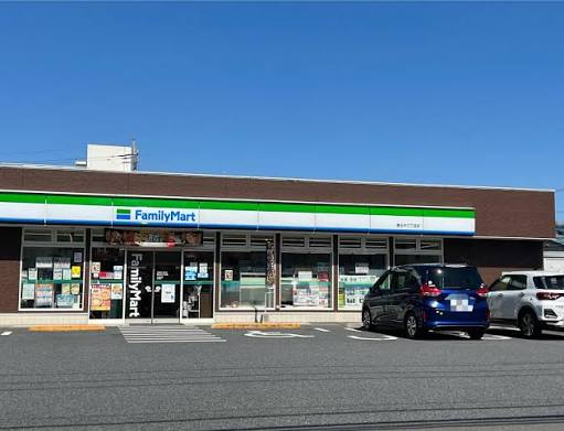 コンビニ　ファミリーマート 豊玉中三丁目店（コンビニ）まで402m