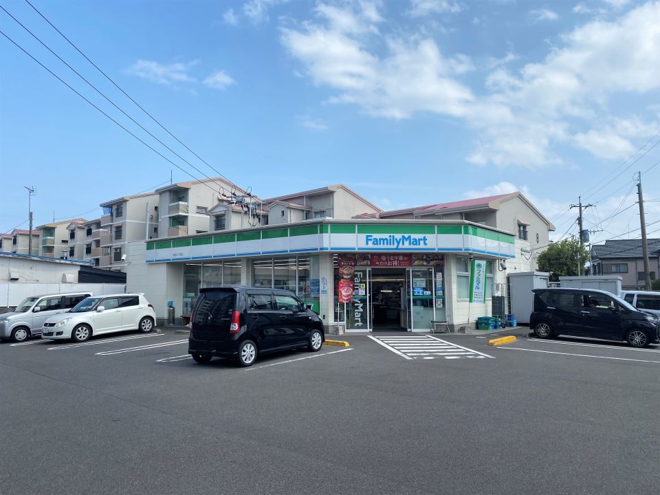 コンビニ　ファミリーマート紫原二丁目店（コンビニ）まで400m