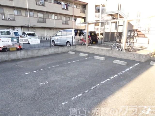 駐車場　敷地内駐車場