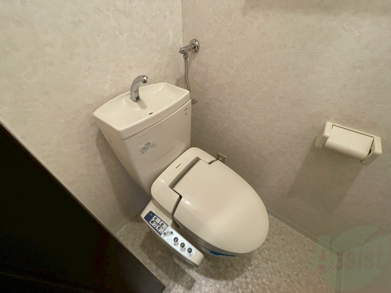 トイレ　ウォシュレット機能がついたトイレ。安心して使用できますね。