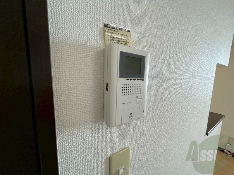 セキュリティ　ＴＶモニター付インターホンです。来客者の顔が見えるので安心！