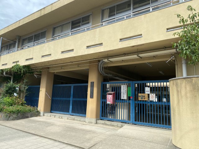 中学校　西宮市立今津中学校（中学校）まで879m