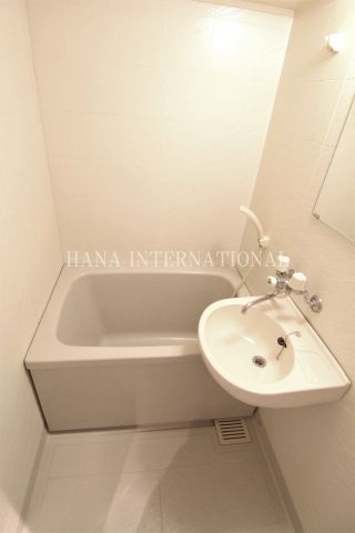 バス・シャワールーム　違うタイプのお部屋です