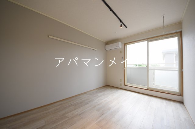 居室・リビング　ゆったり過ごせる居間です