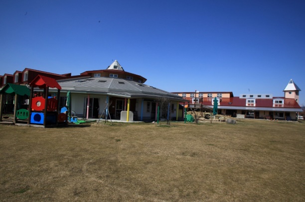 幼稚園・保育園　認定こども園こどものもり（幼稚園・保育園）まで655m