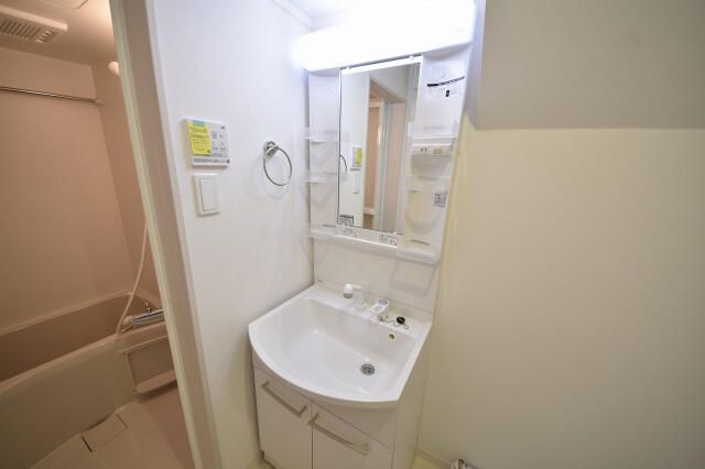 洗面設備　使いやすい洗面所です