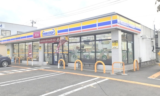 コンビニ　ミニストップ郡山富田店（コンビニ）まで400m