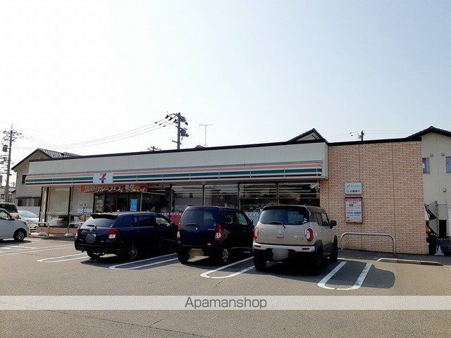 コンビニ　セブンイレブン野々市太平寺（コンビニ）まで176m