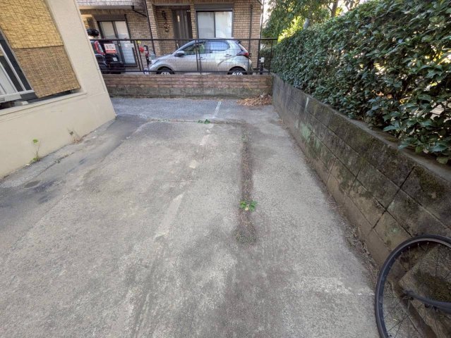 その他共有部分　バイク置場(譲り合い)