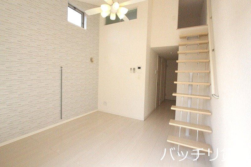 居室・リビング　別号室タイプの為、現状を優先致します。
