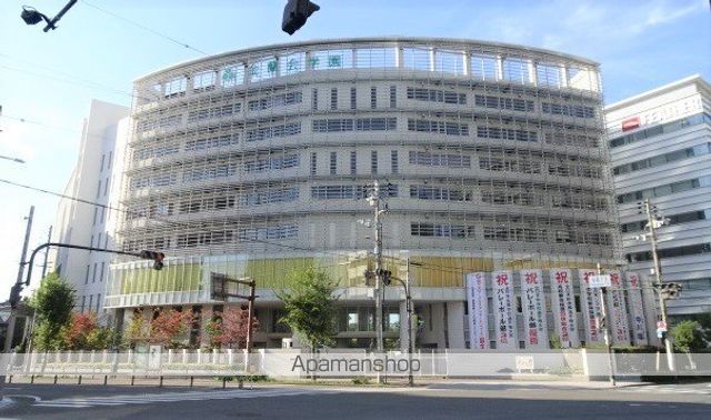 高校・高専　金蘭会高等学校・中学校（高校・高専）まで318m