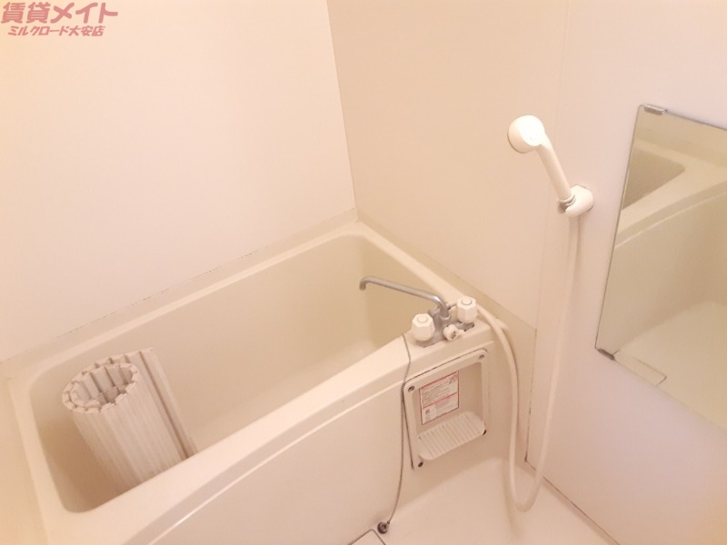 バス・シャワールーム　同型参考写真