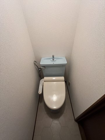 トイレ　同物件・別部屋画像