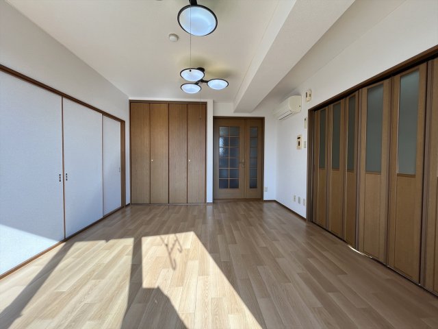 居室・リビング　同物件・別部屋画像