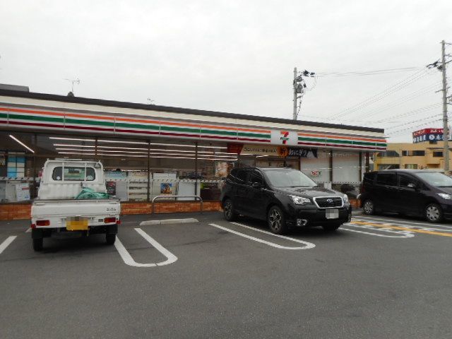 コンビニ　セブンイレブン様（コンビニ）まで1100m