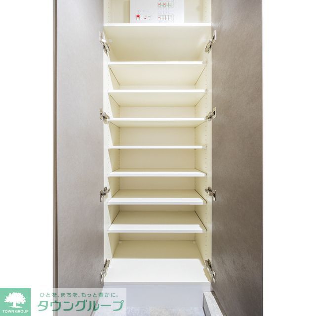 玄関　シューズボックス