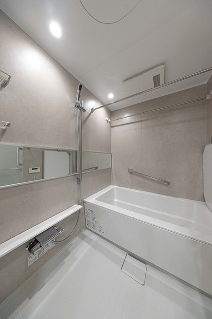 バス・シャワールーム　※写真は同タイプ住戸です。
