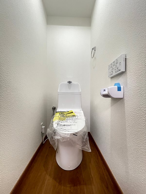 阪神本線 春日野道駅 徒歩4分 4階建 築4年のトイレ写真