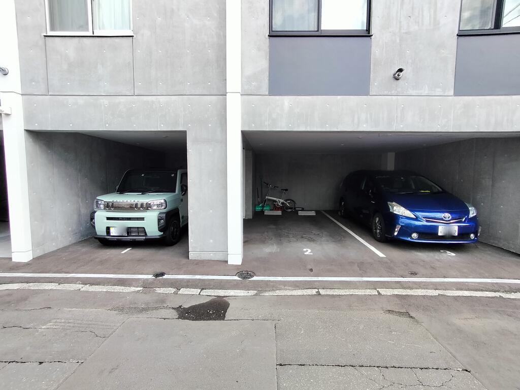 駐車場　お車が停めやすそうな駐車場です♪