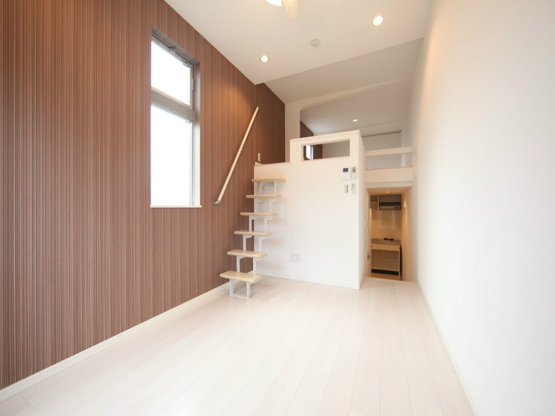 居室・リビング　洋室6帖　上階ロフト6.7帖（収納でもお部屋でも使えます）