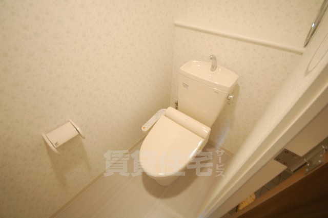地下鉄堺筋線 南森町駅 徒歩8分 25階建 築14年のトイレ写真