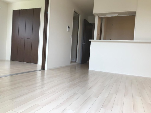 キャンファマンションIIIの居間写真