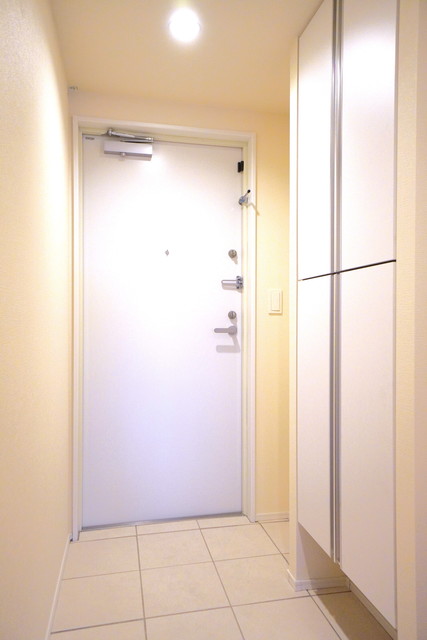 玄関　※写真は同タイプ住戸です。
