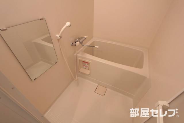 バス・シャワールーム　きれいなバスルーム