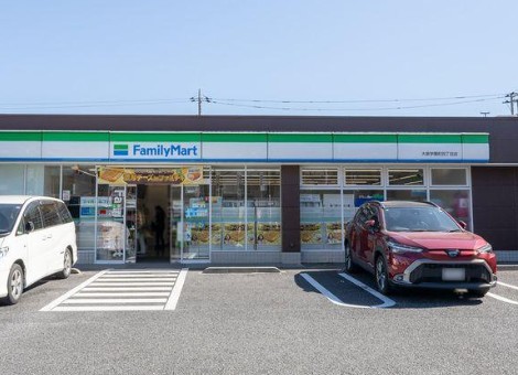 コンビニ　ファミリーマート 大泉学園町四丁目店（コンビニ）まで604m