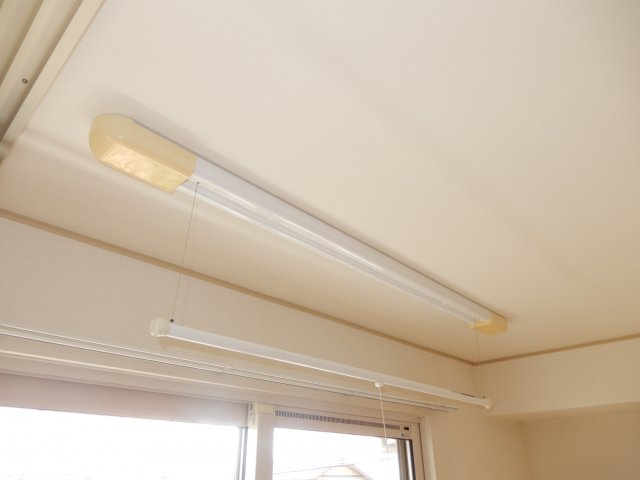 その他設備　室内物干し