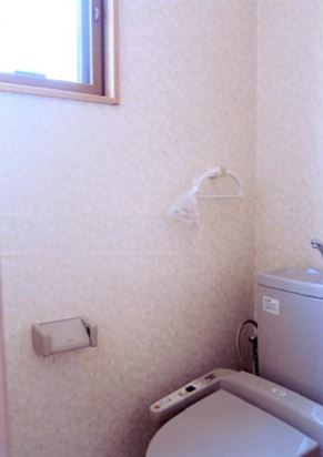 ＪＲ羽越本線 鶴岡駅 2階建 築25年のトイレ写真