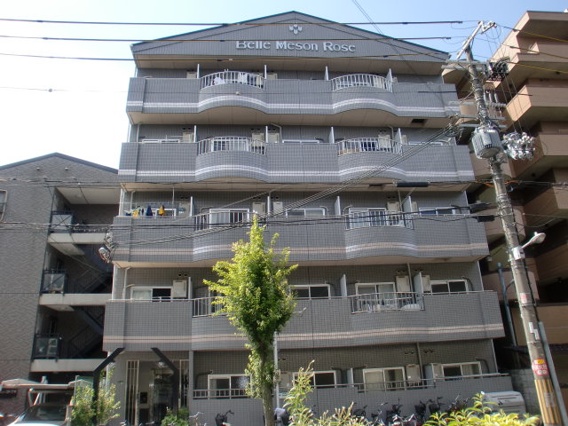 建物外観　オートロック・エレベーター付き