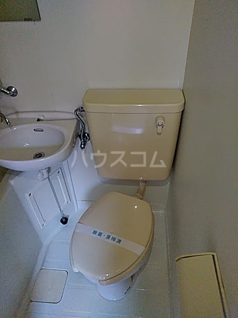 【三鷹市北野のアパートのトイレ】