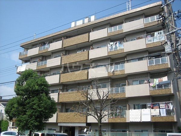 名古屋市西区大野木のマンションの建物外観