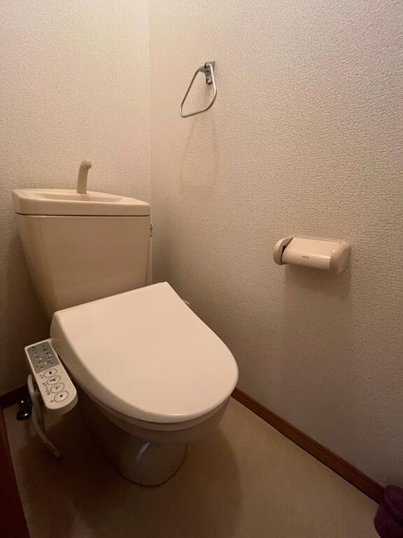 コンフォール西川のトイレ写真