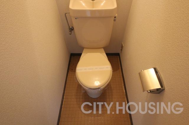 トイレ　※モデルルームで、家具は展示用です。