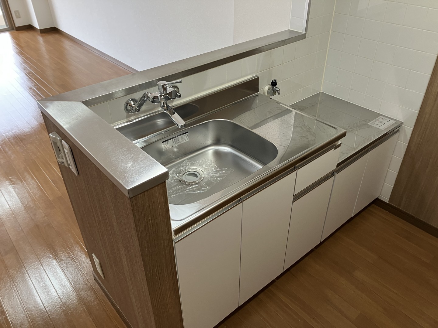 キッチン　参考写真　対面キッチン